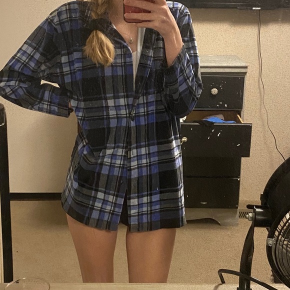 3 flannels - Picture 10 of 10